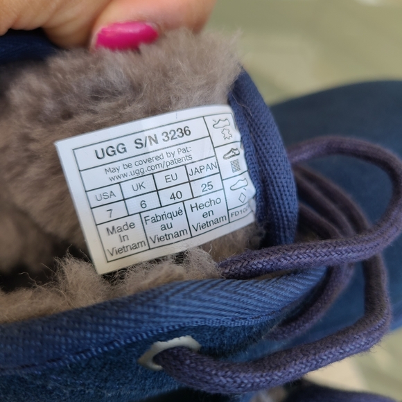 UGG Boots - Picture 6 of 6